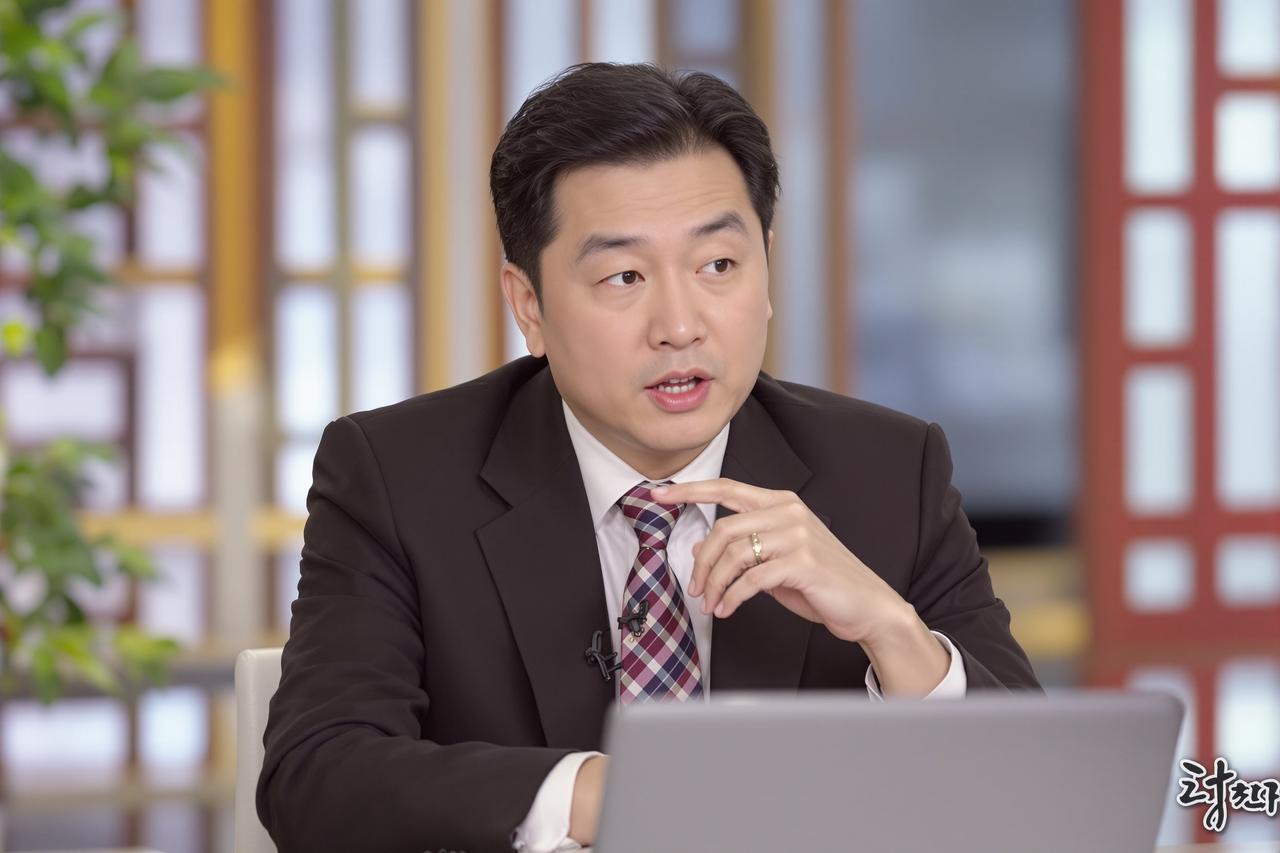 海角吃瓜笔记 - 某知名主持人被曝收受巨额礼品，内部人士提供详细账单